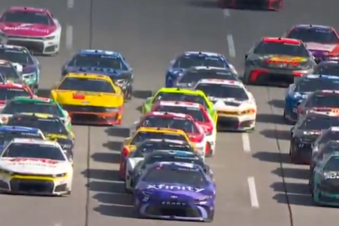 ABŞ-də super sürətli yolda keçirilən avtomobil yarışında zəncirvari qəza - VİDEO