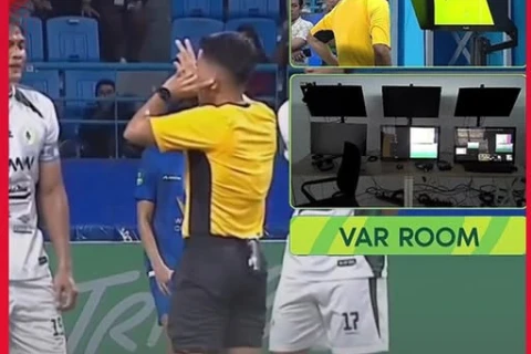 В Индонезии показали пустую VAR-комнату во время матча