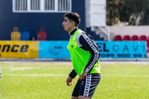 Karvan-Yevlax”ın futbolçusu: “Doğma meydanda oynamağımız bizim üçün üstünlükdür”