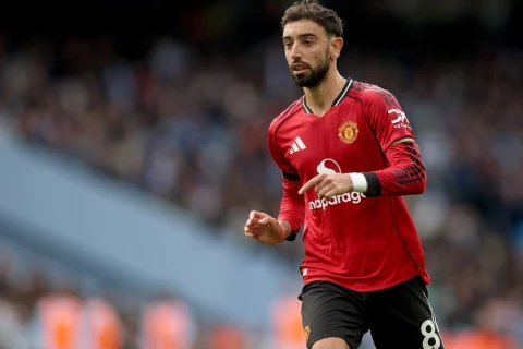 Фернандеш догнал Озила по ассистам за сезон в АПЛ