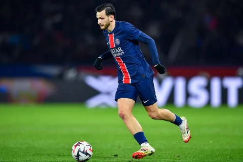 Отец Кварацхелии ответил на слухи об уходе из "ПСЖ"