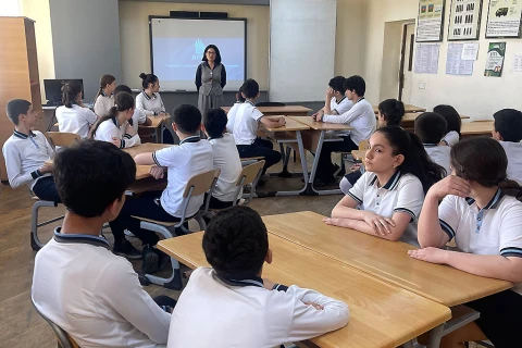 UEFA-nın dəstəyi ilə Bakıda uşaq hüquqlarının qorunmasına dair tədbir keçirilib - FOTO