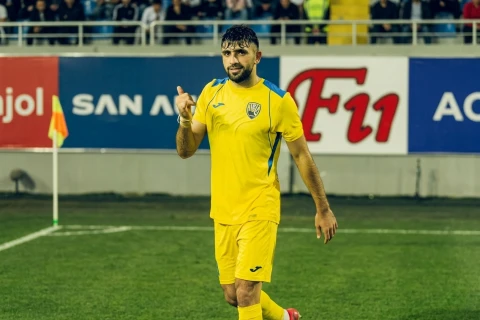 “Kəpəz”in futbolçusu “Şəfa”ya keçir