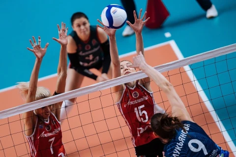 Rusiyada sarı-göy rəngli posterə görə voleybol matçına giriş qadağan edilib - FOTO
