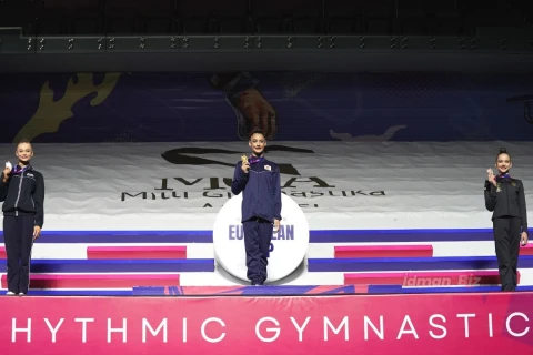 Bədii gimnastika üzrə Avropa kubokunda ilk yarış günü başa çatıb