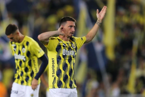 “Fənərbağça”nın kapitanı mərc oyunlarına görə bir illik diskvalifikasiya edilib