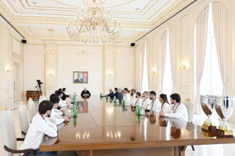 Prezident İlham Əliyev Avropa çempionatında komanda hesabında birinci olan güləşçiləri qəbul edib - FOTO