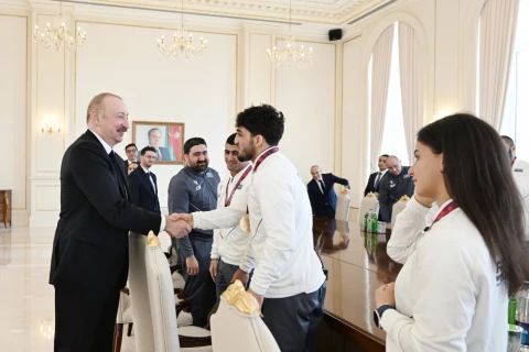 Prezident İlham Əliyev Avropa çempionatında komanda hesabında birinci olan güləşçiləri qəbul edib - FOTO