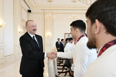 Prezident İlham Əliyev Avropa çempionatında komanda hesabında birinci olan güləşçiləri qəbul edib - FOTO