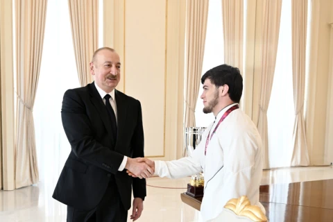 Prezident İlham Əliyev Avropa çempionatında komanda hesabında birinci olan güləşçiləri qəbul edib - FOTO
