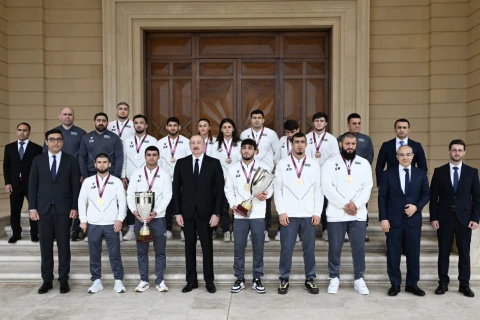 Prezident İlham Əliyev Avropa çempionatında komanda hesabında birinci olan güləşçiləri qəbul edib - FOTO