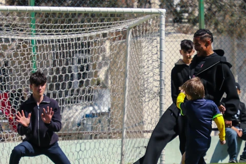 “Sabah”ın futbolçuları uşaqlarla görüşüb futbol oynadılar