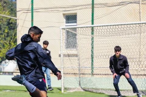 “Sabah”ın futbolçuları uşaqlarla görüşüb futbol oynadılar