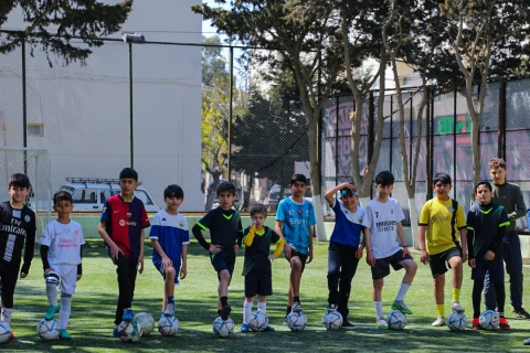 “Sabah”ın futbolçuları uşaqlarla görüşüb futbol oynadılar