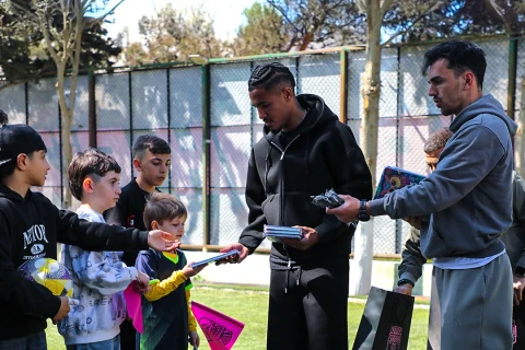 “Sabah”ın futbolçuları uşaqlarla görüşüb futbol oynadılar