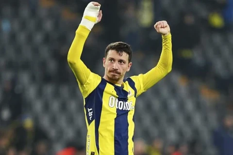 Капитана "Фенербахче" отстранили от футбола за игру на ставках