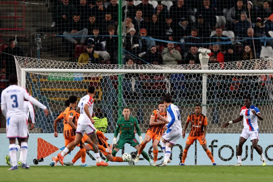 Konfrans Liqası: “Şaxtyor Donetsk” “Kristal Palas” məğlub oldu