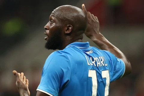 Lukaku “Napoli” ilə münaqişə fonunda İngiltərəyə qayıtmağa hazırdır