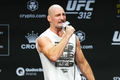 Striklend Çimayev barədə: “UFC itlə ünsiyyətimi məhdudlaşdırmağa çalışır”