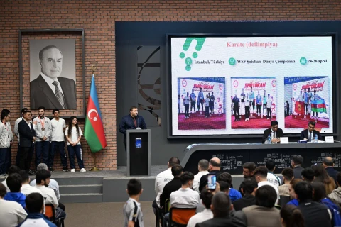 Fərid Qayıbov ötən ay beynəlxalq yarışlarda uğur qazanan idmançılarla görüşüb - FOTO