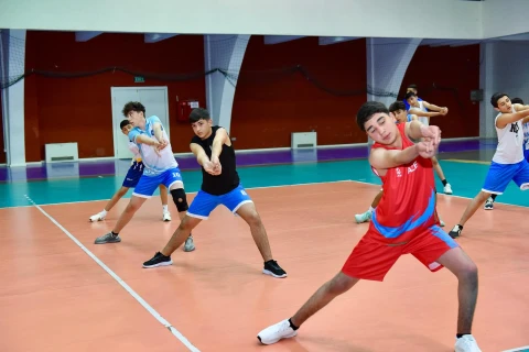 Azərbaycanda 14 yaşadək oğlan voleybolçular üçün təlim-məşq toplanışı başlayıb - FOTO