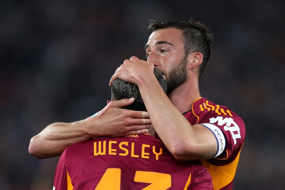 “Roma” qələbə sayəsində Çempionlar Liqası zonasına yaxınlaşıb