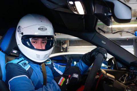 Anar Ələkbərov “Dubai Autodrome”da sükan arxasına keçdi - FOTO/VİDEO