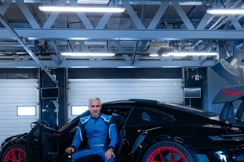 Anar Ələkbərov “Dubai Autodrome”da sükan arxasına keçdi - FOTO/VİDEO