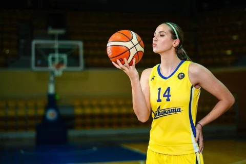 Azərbaycanı təmsil etmək istəyən rusiyalı basketbolçu “Neftçi” ilə birlikdə - ÖZƏL + FOTO
