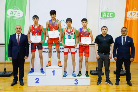 Naxçıvanda yeniyetmə güləşçilər arasında birincilikdə qaliblər bəlli olub - FOTO