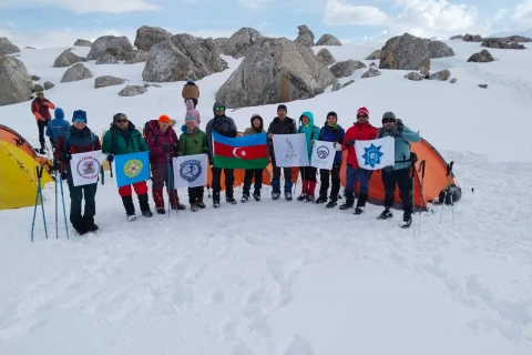 Heydər Əliyev zirvəsinə ənənəvi yürüş təşkil olunub - FOTO