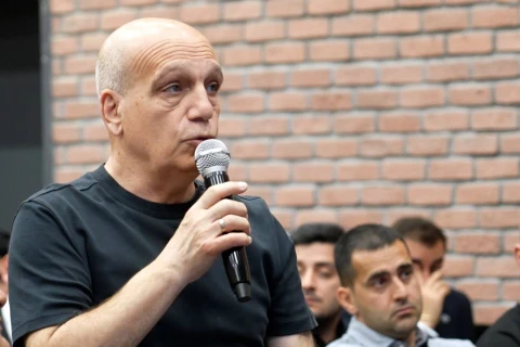 Fərid Qayıbov idman federasiyalarının nümayəndələri ilə növbəti görüşünü keçirib