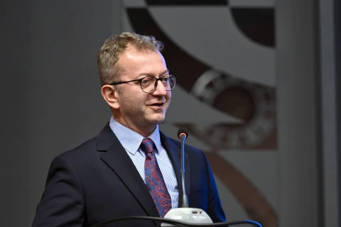 Fərid Qayıbov idman federasiyalarının nümayəndələri ilə növbəti görüşünü keçirib