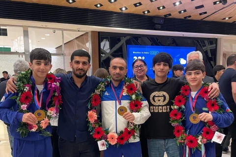 Avropa çempionatında medal qazanan idmançılarımız vətənə dönüblər