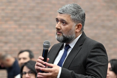 Fərid Qayıbov idman federasiyalarının nümayəndələri ilə növbəti görüşünü keçirib