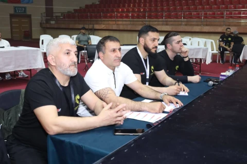 İdmançılarımız MMA üzrə peşəkar döyüş gecəsində uğurla çıxış ediblər