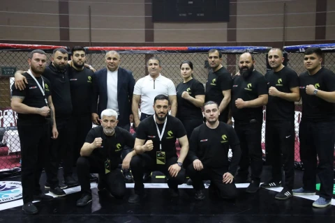 İdmançılarımız MMA üzrə peşəkar döyüş gecəsində uğurla çıxış ediblər