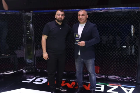İdmançılarımız MMA üzrə peşəkar döyüş gecəsində uğurla çıxış ediblər