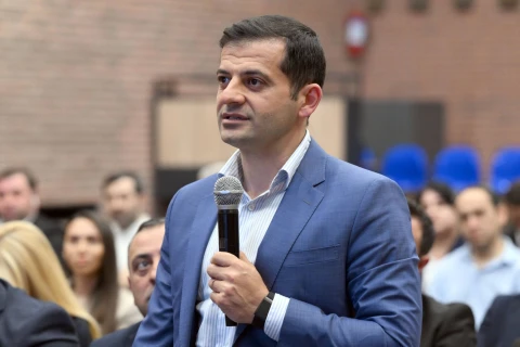 Fərid Qayıbov idman federasiyalarının nümayəndələri ilə növbəti görüşünü keçirib