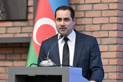 Fərid Qayıbov idman federasiyalarının nümayəndələri ilə növbəti görüşünü keçirib