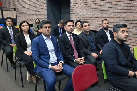 Fərid Qayıbov idman federasiyalarının nümayəndələri ilə növbəti görüşünü keçirib