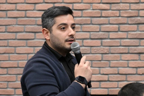 Fərid Qayıbov idman federasiyalarının nümayəndələri ilə növbəti görüşünü keçirib