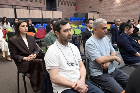 Fərid Qayıbov idman federasiyalarının nümayəndələri ilə növbəti görüşünü keçirib