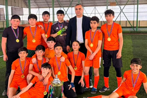 Gəncədə məktəblilər arasında minifutbol turniri başa çatıb