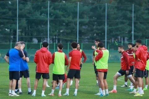 ABŞ İraq millisinin beş futbolçusuna viza vermədi