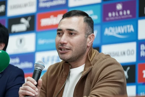 “Neftçi”nin baş məşqçisi: “Çempionluq mövsüm ərzində çəkilən əziyyətin bəhrəsidir”