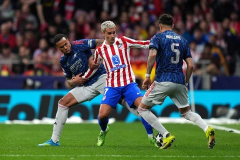 UEFA “Atletiko Madrid”i 15 min avro cərimələyib