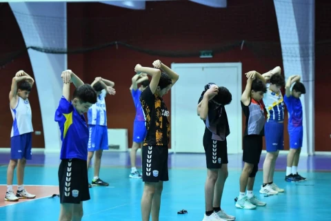 U-14 voleybolçular Şəkidə toplanıb - FOTO