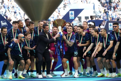 “İnter”ə İtaliya çempionluq kuboku təqdim olundu