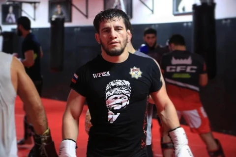 Боец MMA исключен из клуба после нападения на женщин